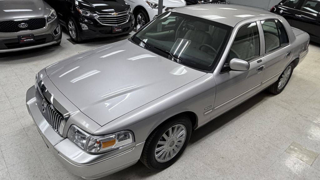 2010 Mercury Grand Marquis Image 8