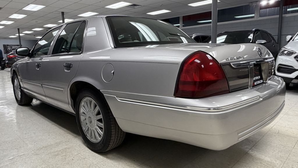 2010 Mercury Grand Marquis Image 11