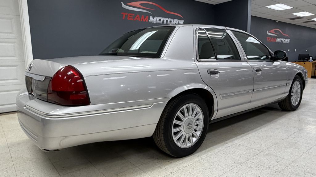 2010 Mercury Grand Marquis Image 14