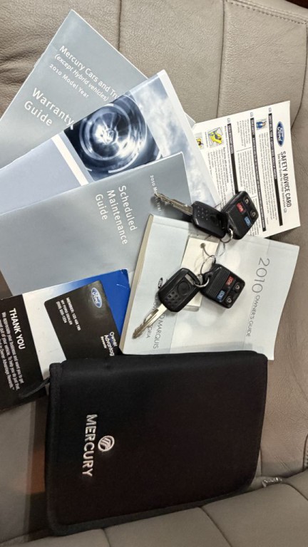 2010 Mercury Grand Marquis Image 36