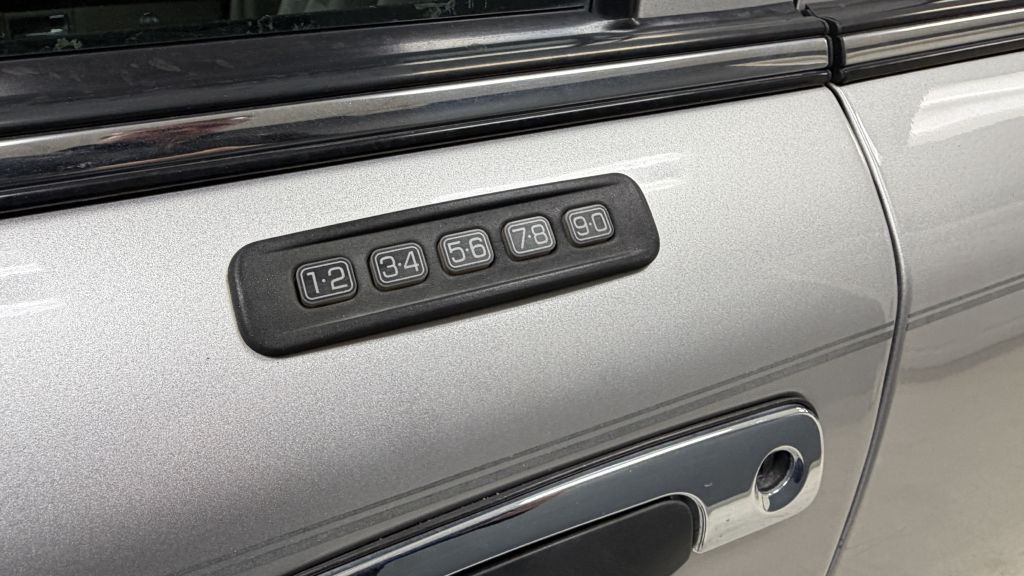 2010 Mercury Grand Marquis Image 44