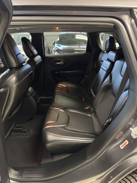 2019 Jeep Cherokee Image 15