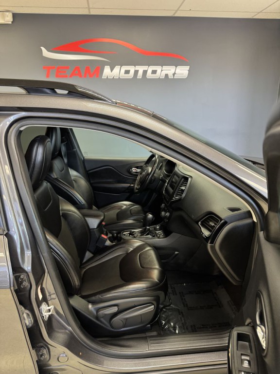 2019 Jeep Cherokee Image 16