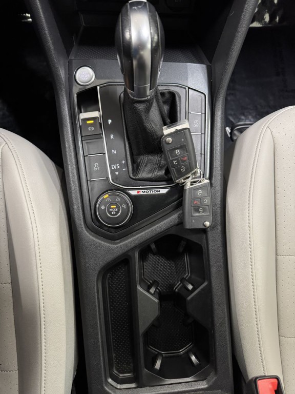 2018 Volkswagen Tiguan Image 25