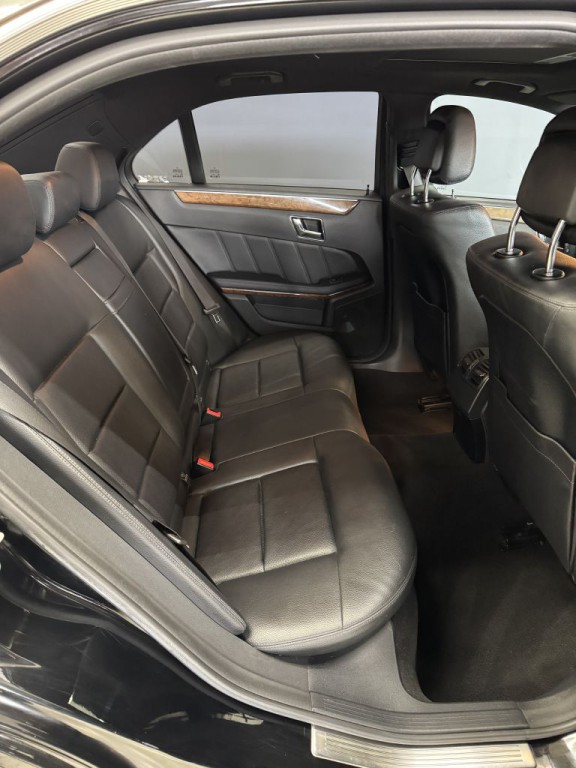 2011 Mercedes-Benz E-Class Image 14