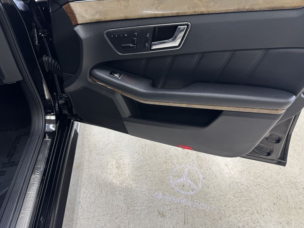 2011 Mercedes-Benz E-Class Image 24