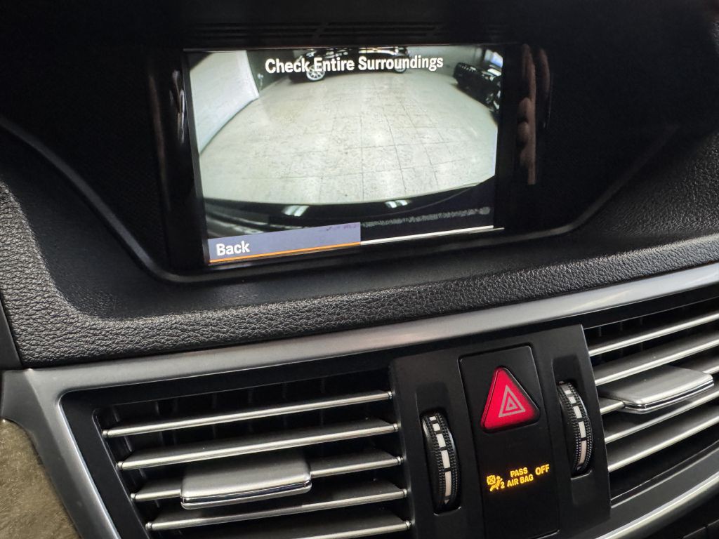 2011 Mercedes-Benz E-Class Image 30