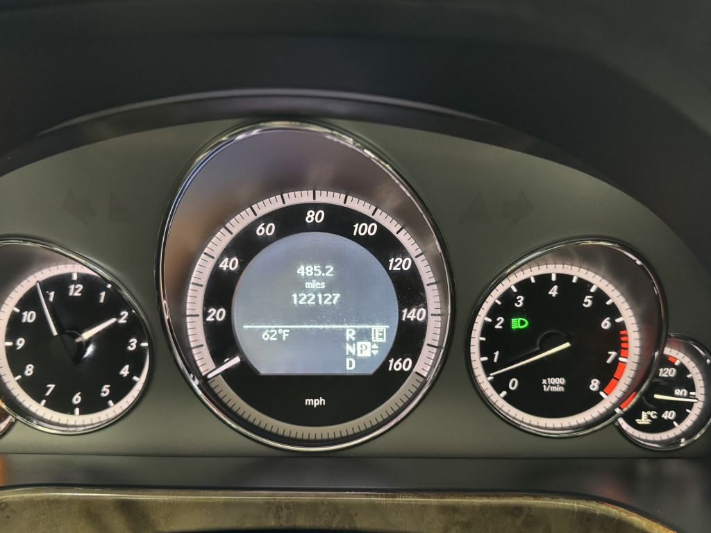 2011 Mercedes-Benz E-Class Image 32