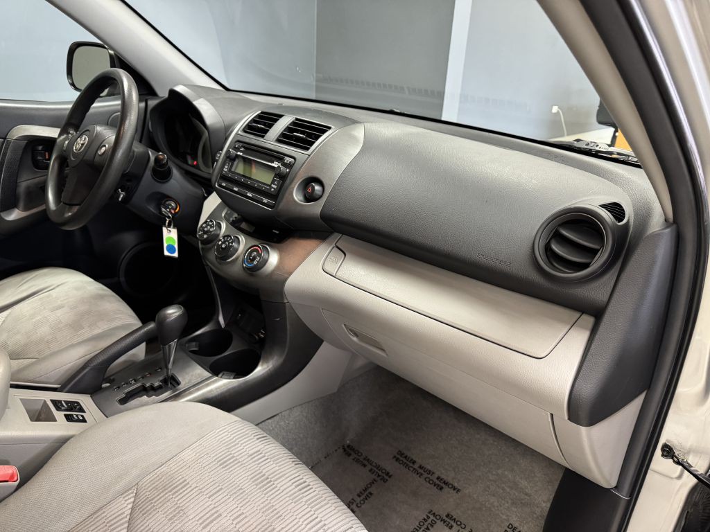 2012 Toyota Rav4 Image 19