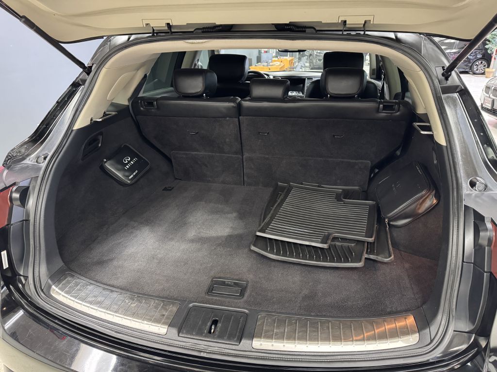 2009 INFINITI FX35 Image 11