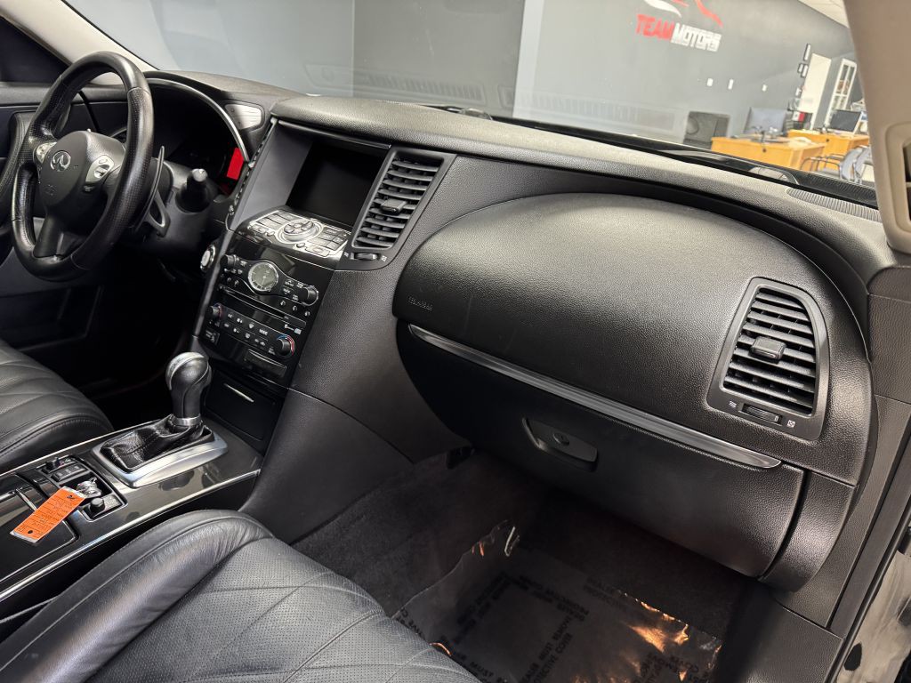 2009 INFINITI FX35 Image 17