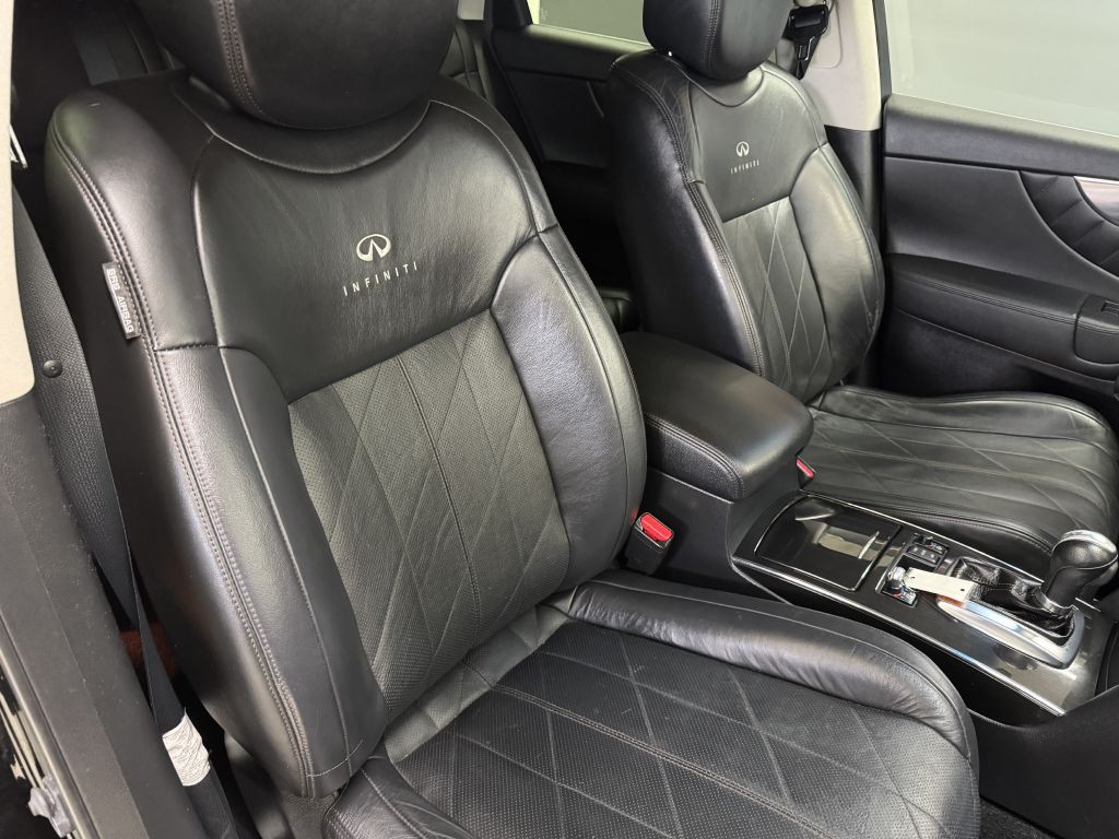 2009 INFINITI FX35 Image 19
