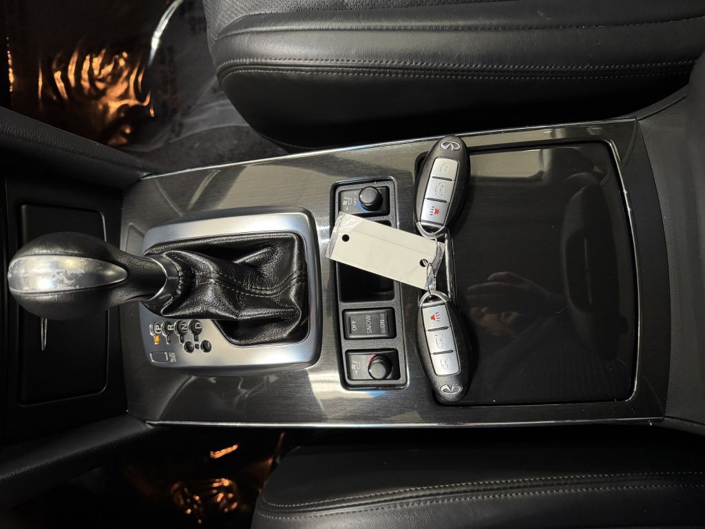 2009 INFINITI FX35 Image 30