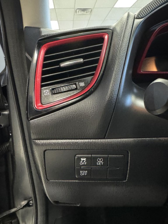 2015 Mazda Mazda3 Image 24