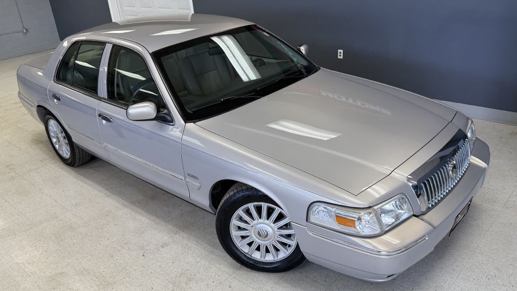 2010 Mercury Grand Marquis Image 3