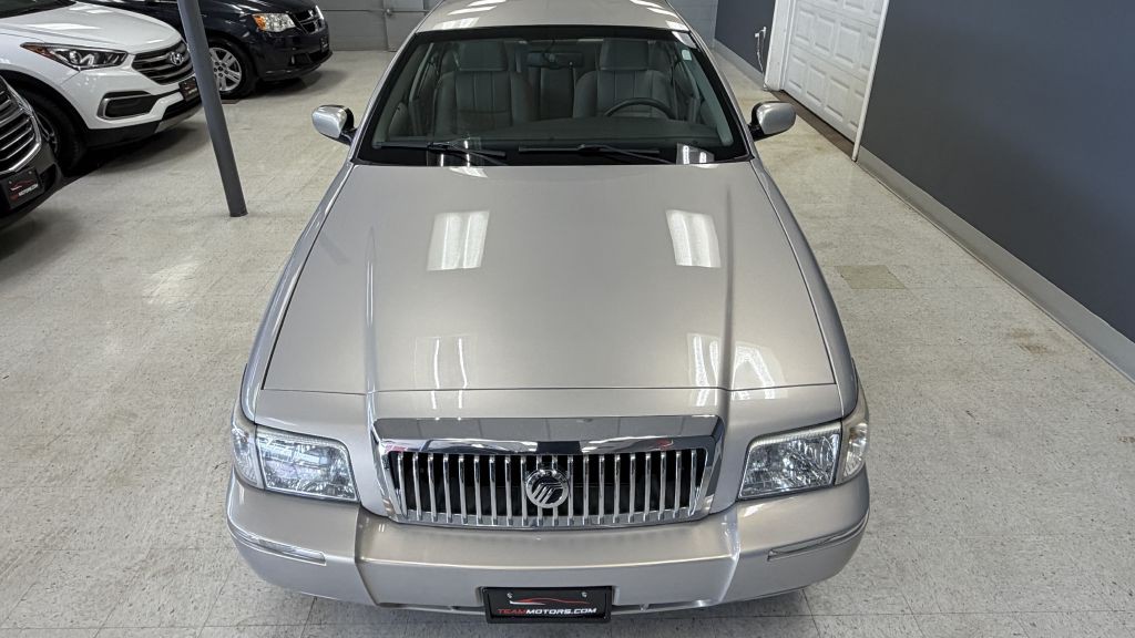 2010 Mercury Grand Marquis Image 6