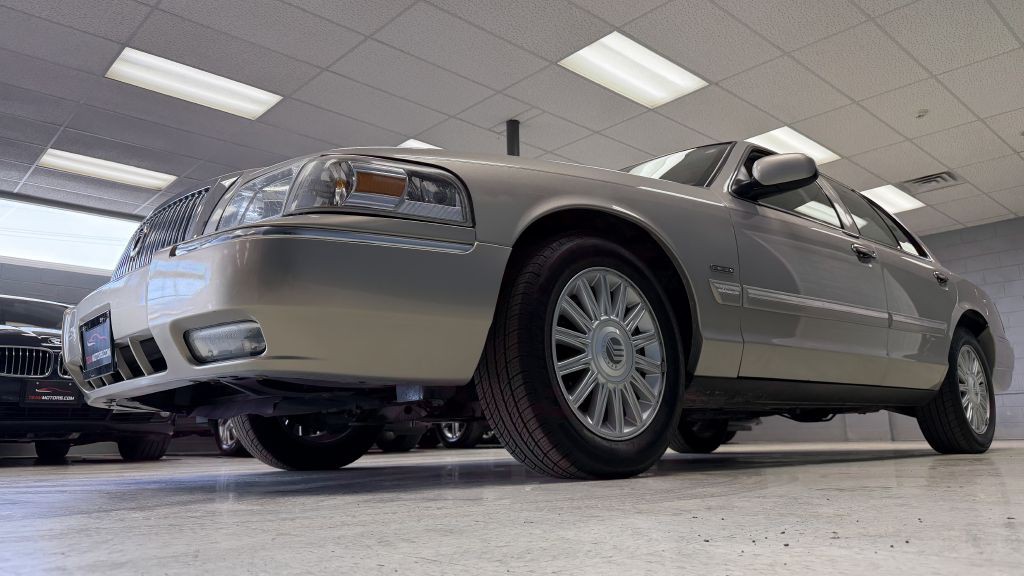 2010 Mercury Grand Marquis Image 9