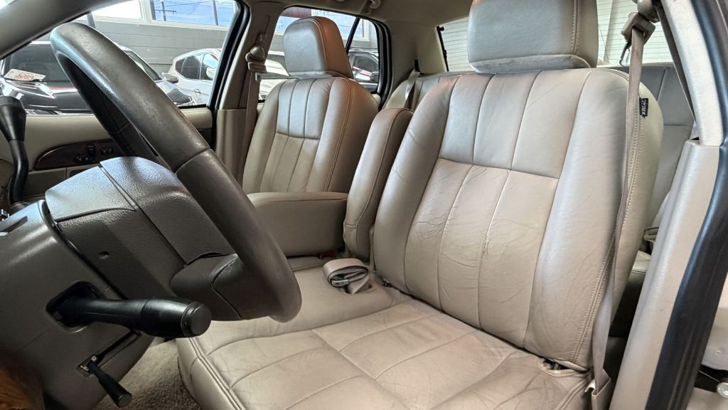 2010 Mercury Grand Marquis Image 18