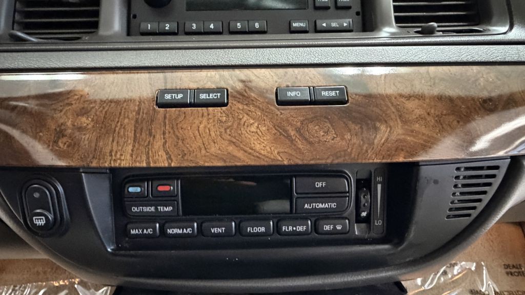 2010 Mercury Grand Marquis Image 29