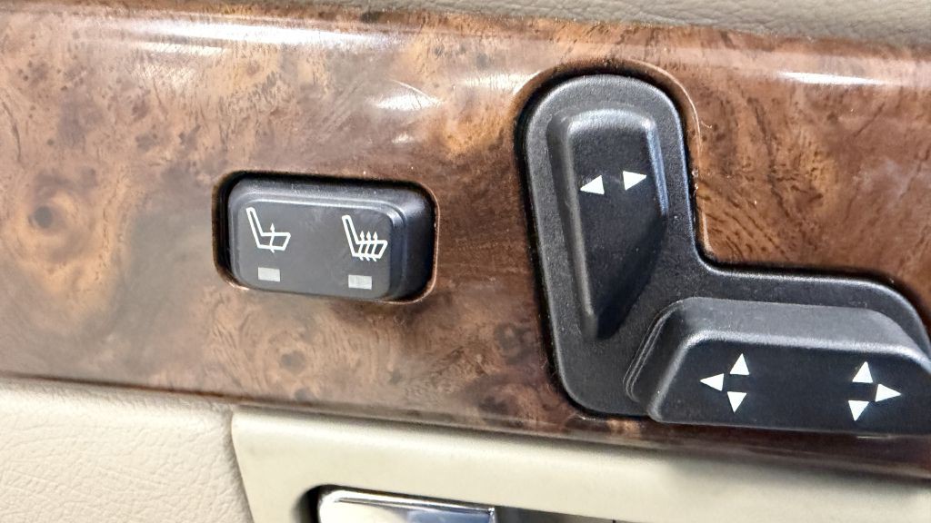 2010 Mercury Grand Marquis Image 34