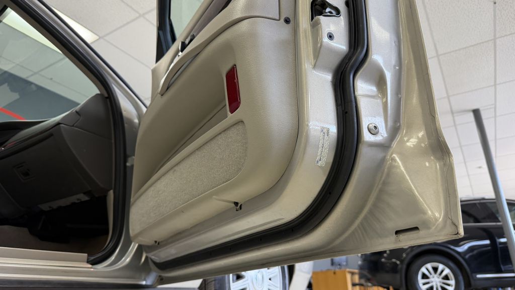 2010 Mercury Grand Marquis Image 38