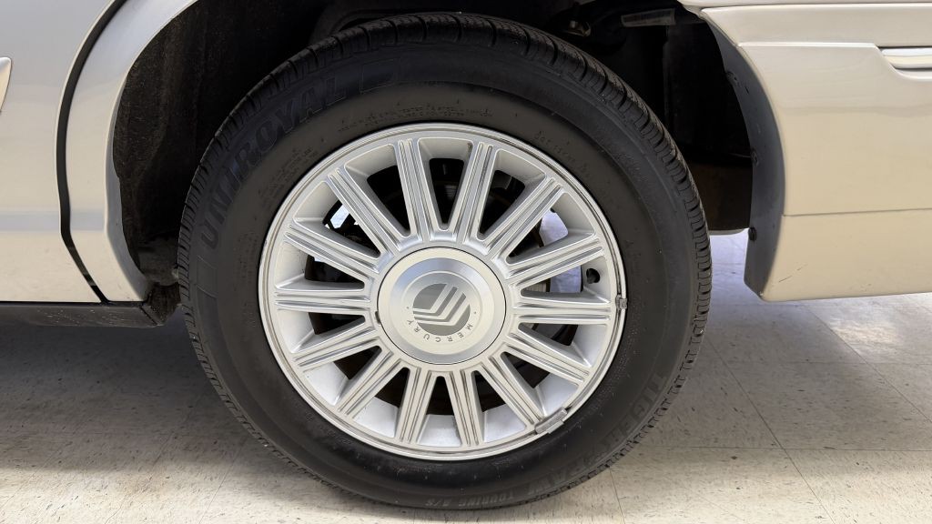 2010 Mercury Grand Marquis Image 43