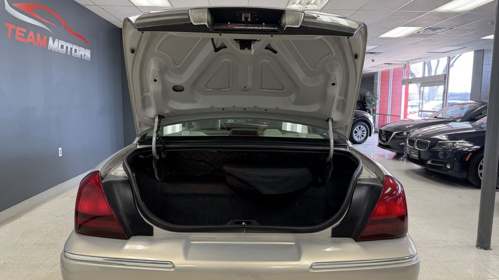 2010 Mercury Grand Marquis Image 46