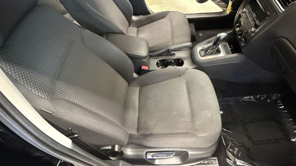2014 Volkswagen Jetta Image 21