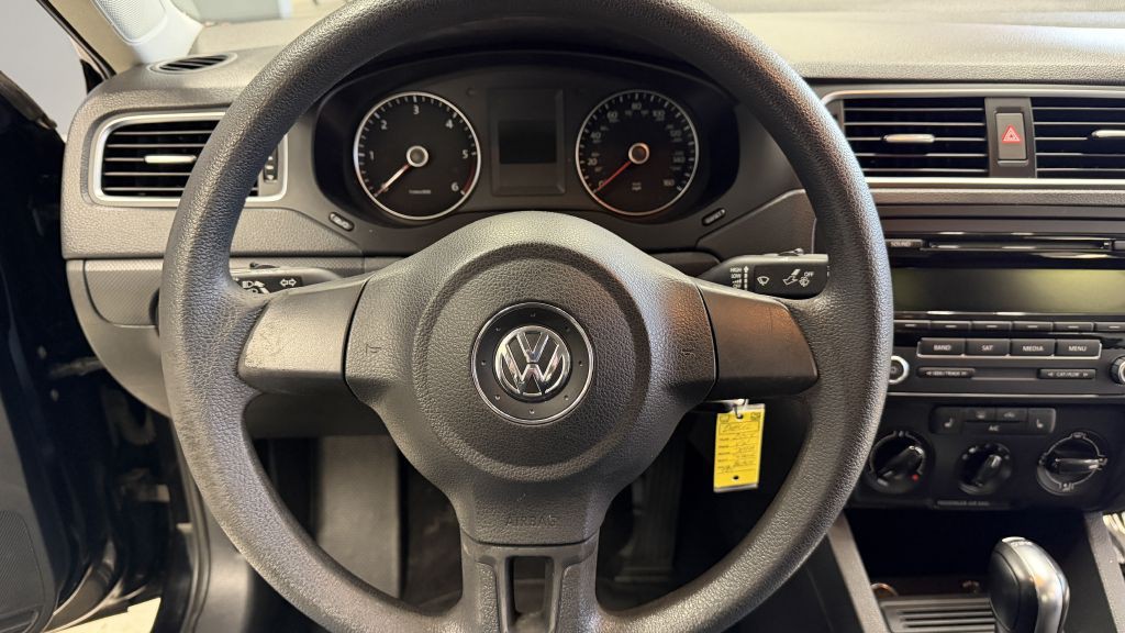 2014 Volkswagen Jetta Image 28