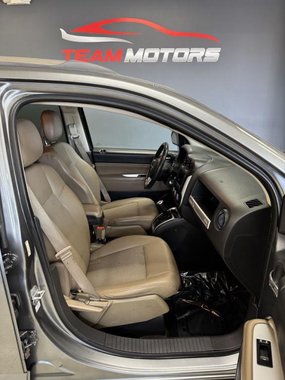 2014 Jeep Compass Image 16