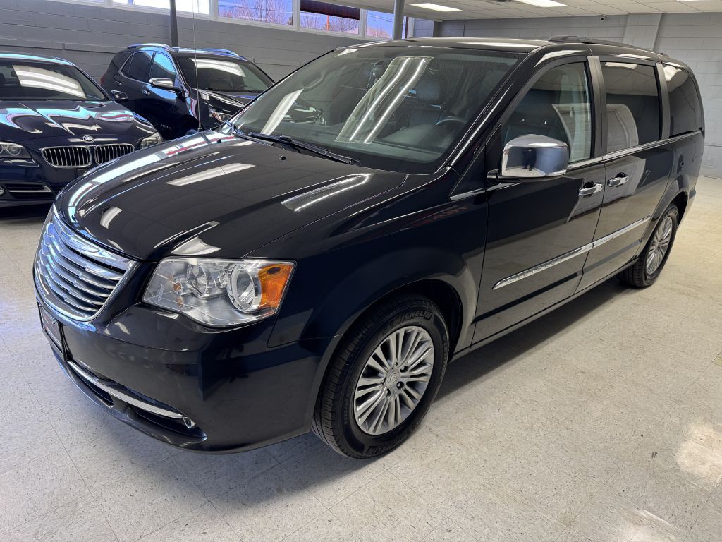 2016 Chrysler Town & Country Image 5