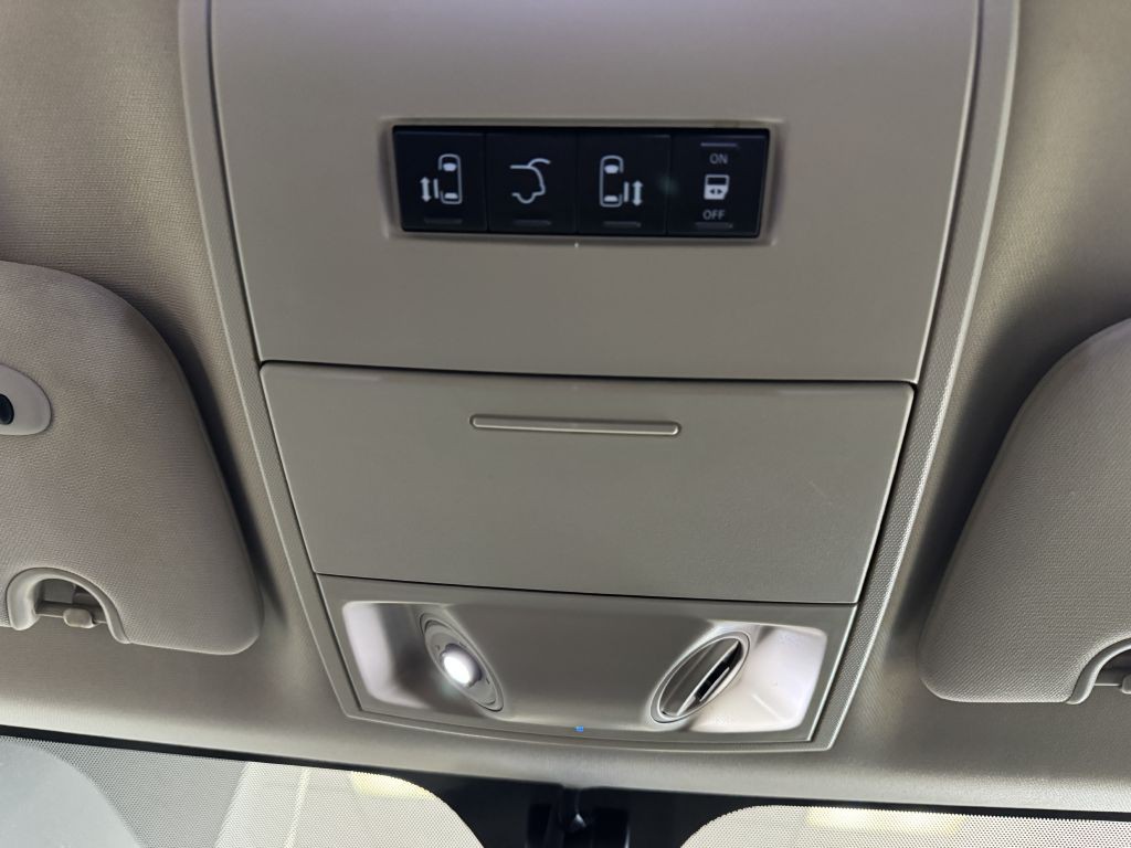 2016 Chrysler Town & Country Image 33