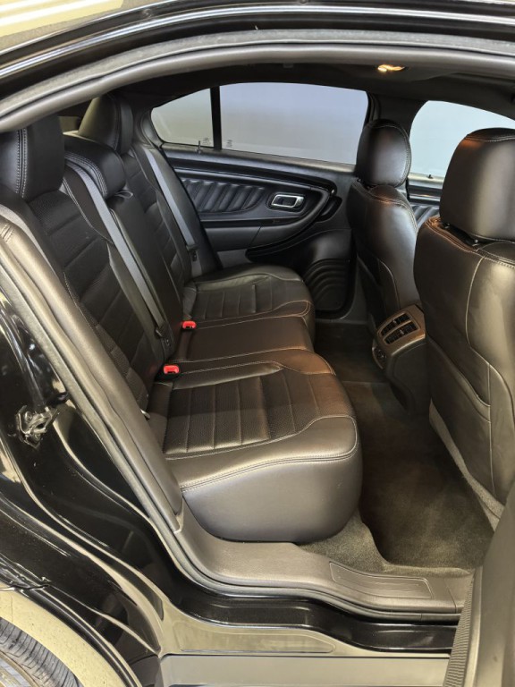 2015 Ford Taurus Image 15