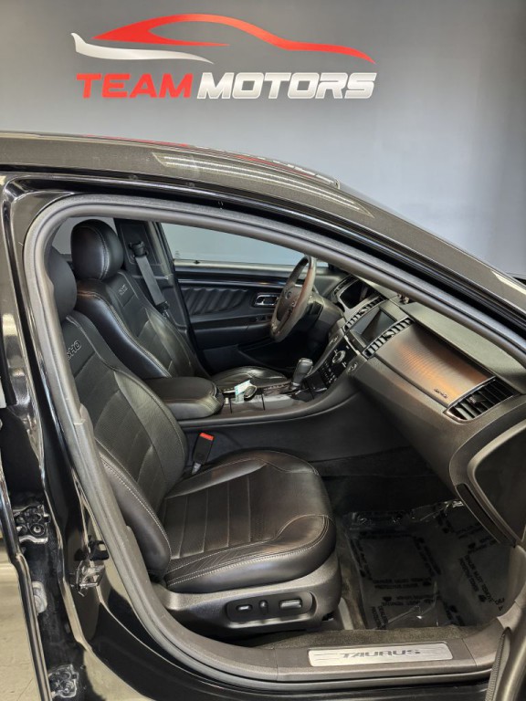 2015 Ford Taurus Image 17
