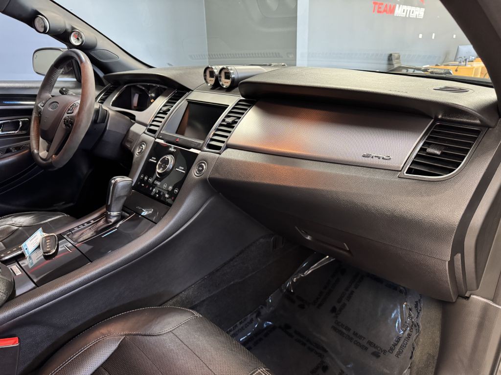 2015 Ford Taurus Image 20