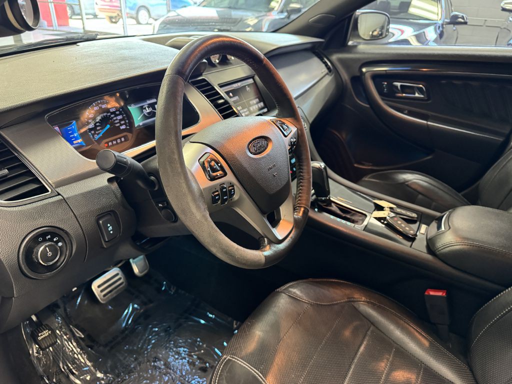 2015 Ford Taurus Image 21