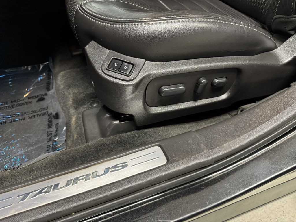 2015 Ford Taurus Image 25