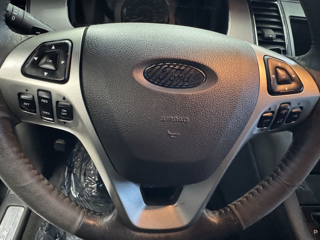 2015 Ford Taurus Image 28