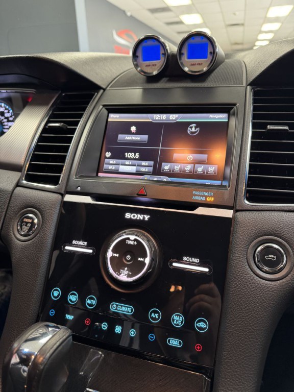 2015 Ford Taurus Image 32