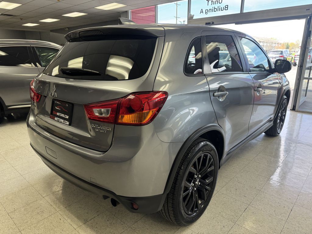 2017 Mitsubishi Outlander Image 6