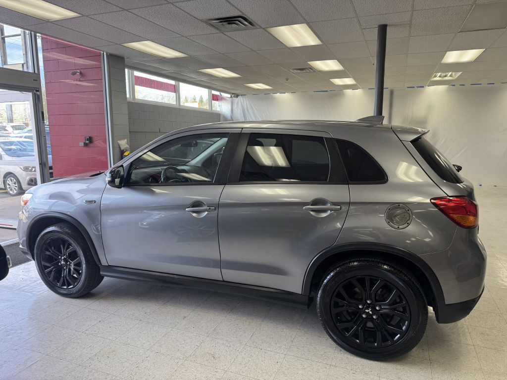 2017 Mitsubishi Outlander Image 10
