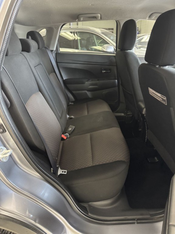 2017 Mitsubishi Outlander Image 15