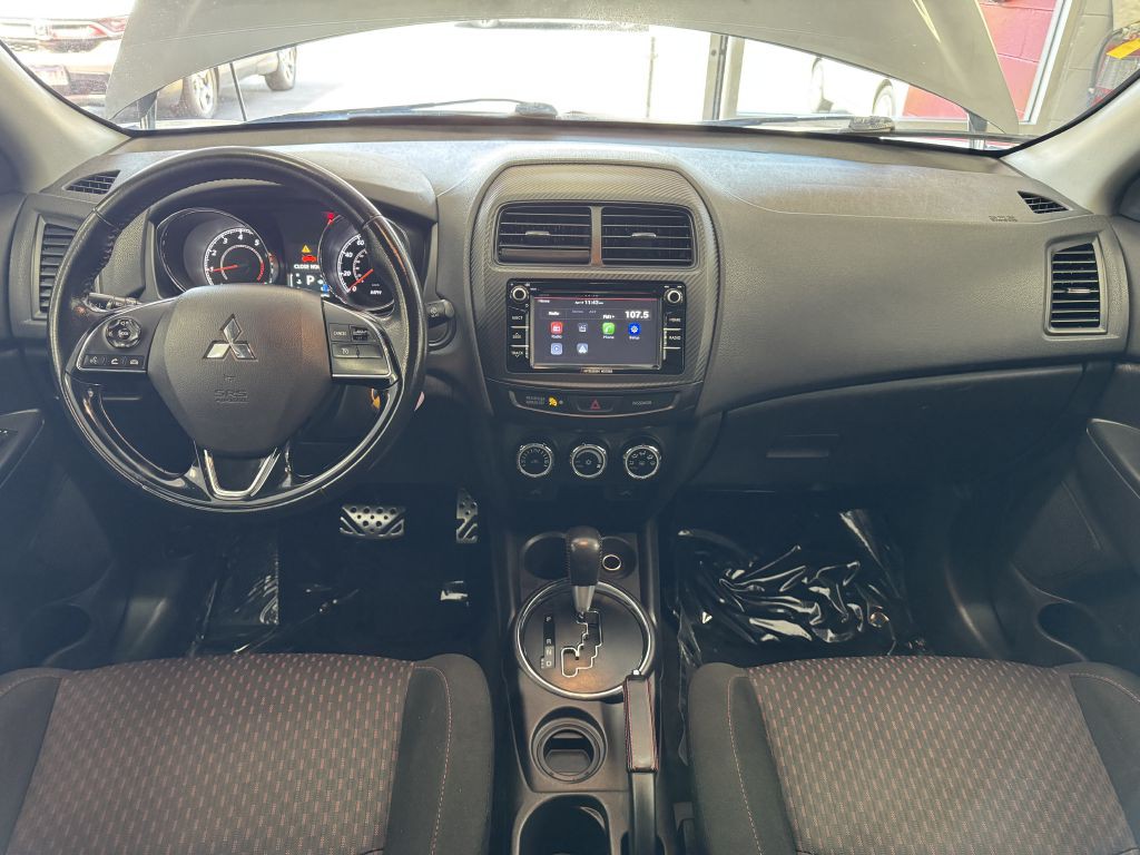 2017 Mitsubishi Outlander Image 19