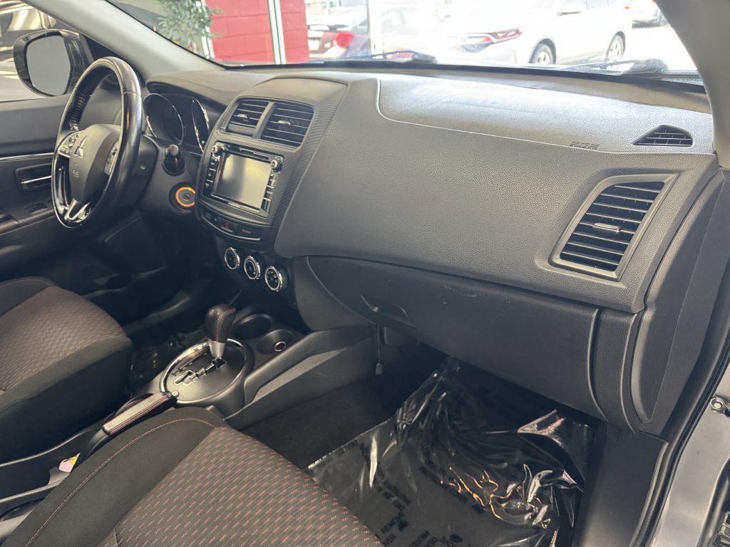 2017 Mitsubishi Outlander Image 20