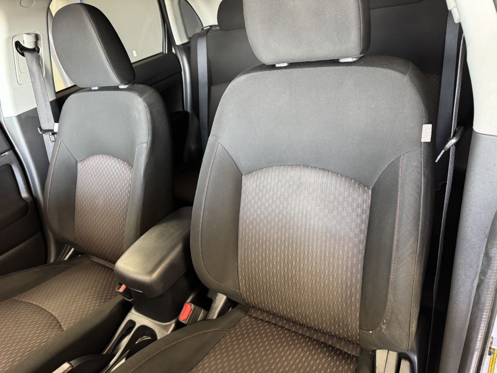 2017 Mitsubishi Outlander Image 23