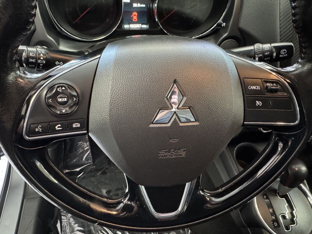 2017 Mitsubishi Outlander Image 28