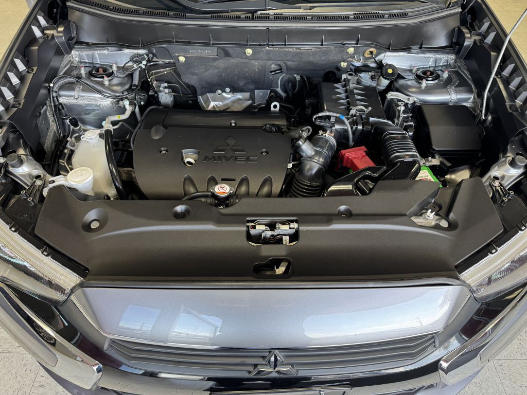 2017 Mitsubishi Outlander Image 35