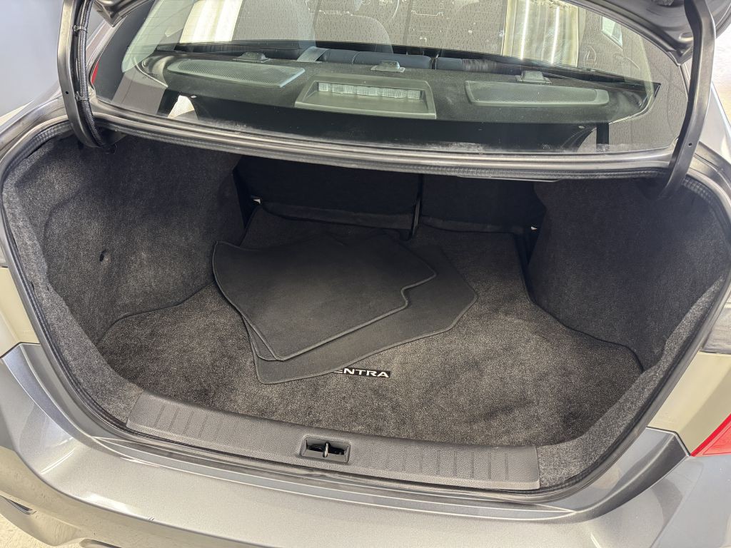 2016 Nissan Sentra Image 13