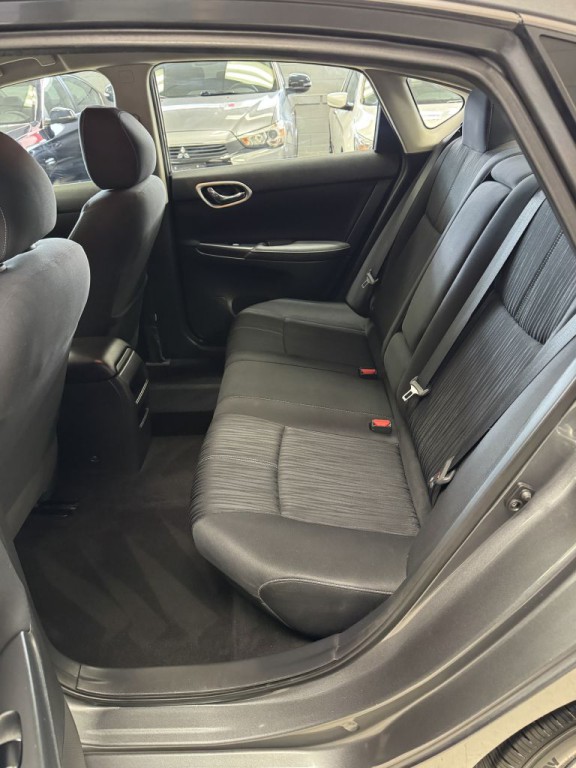 2016 Nissan Sentra Image 15