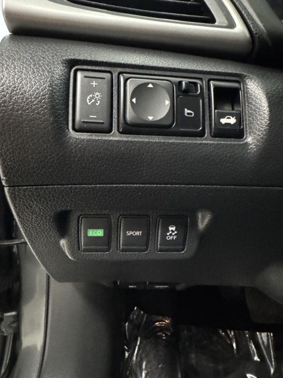 2016 Nissan Sentra Image 26